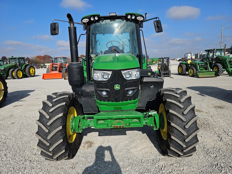 2024-john-deere-6140m-image-2