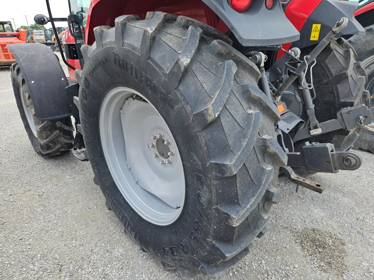 2018-massey-ferguson-5711-image-12