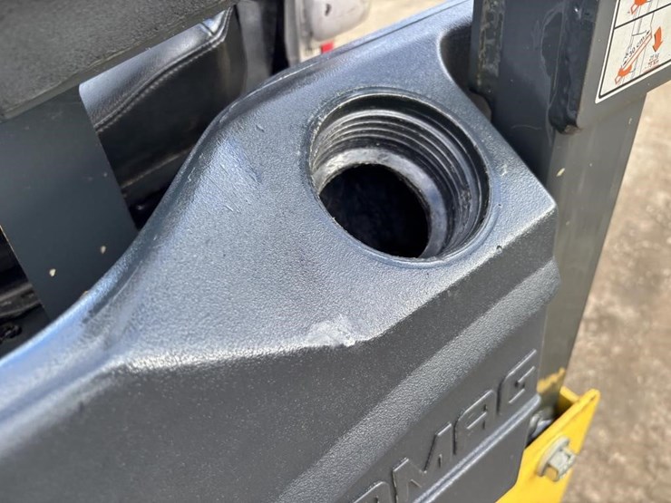 2017-bomag-bw120-image-23