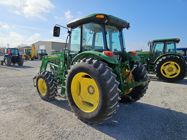 2011-john-deere-6100d-image-14