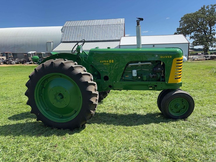 oliver-super-88-image-5