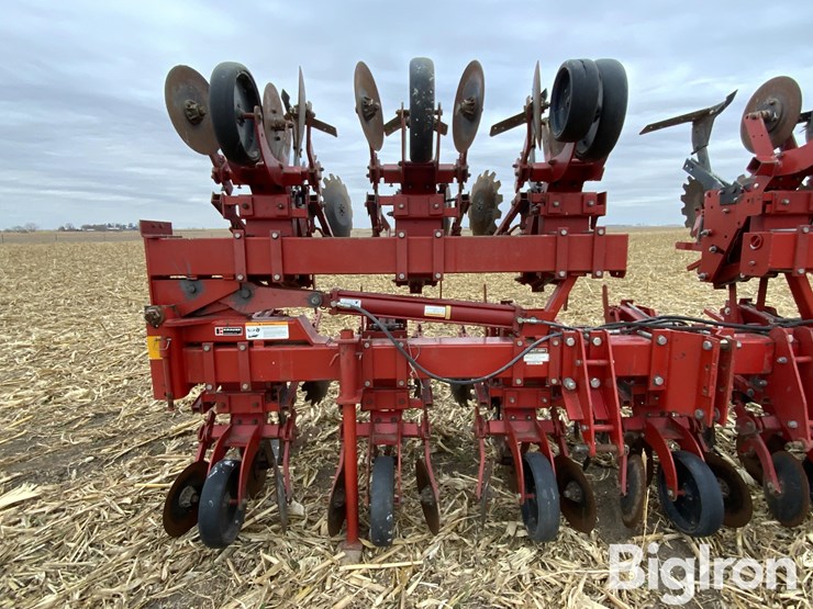 krause-4712df3-12r30-cultivator-image-10