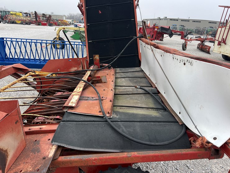 new-holland-166-image-4