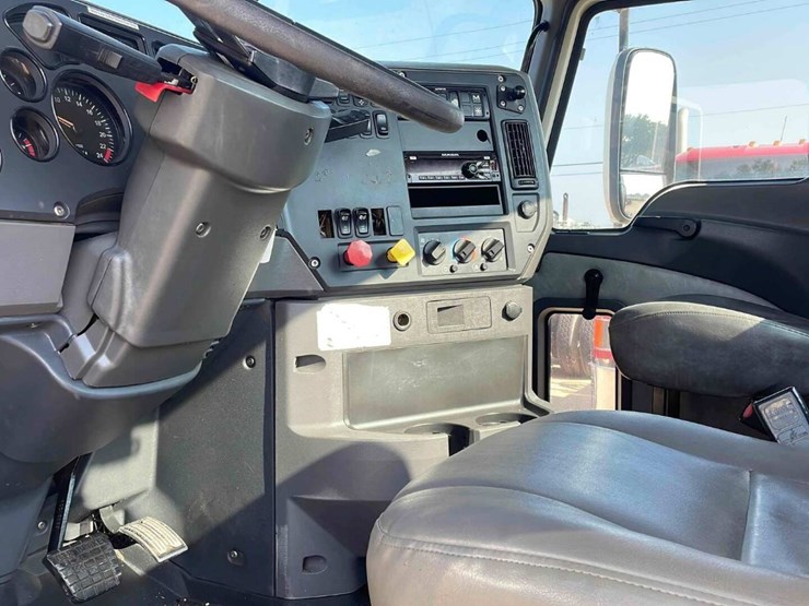 2015-mack-cxu613-image-7