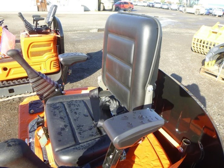 blt-319-hydraulic-excavator-image-16