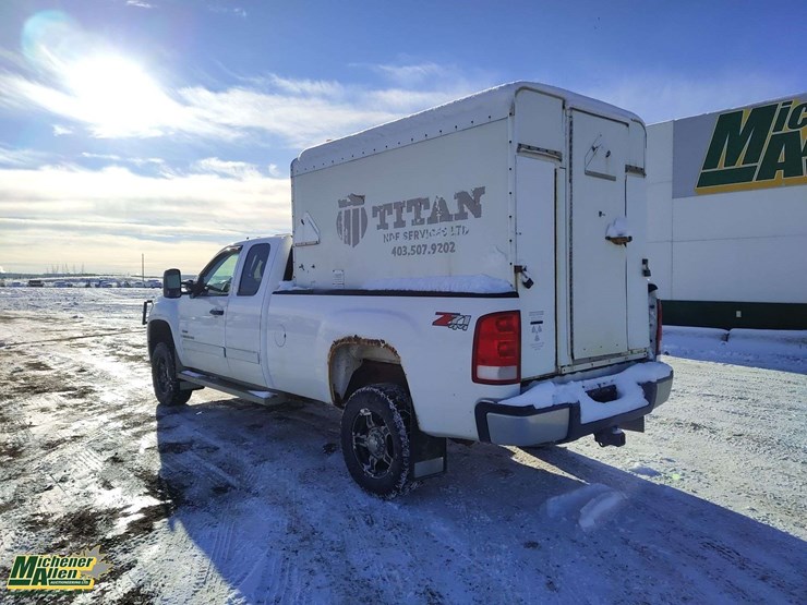 2009-gmc-sierra-3500hd-image-3