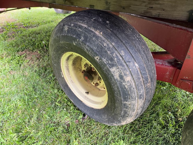 15’-h&s-tandem-forage-wagon-image-15