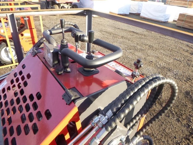 2025-agt-ysrt14-skid-steer-track-loader-image-14