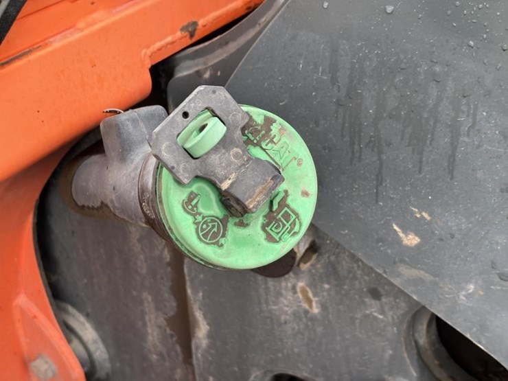 2013-jlg-g5-18a-image-35