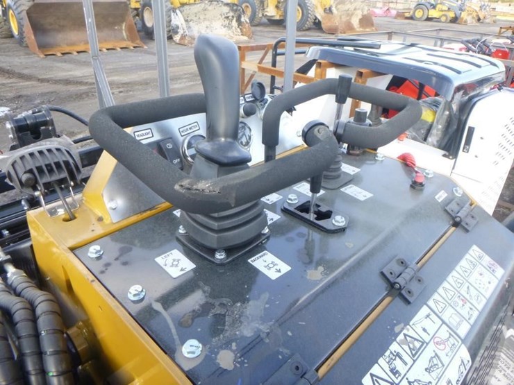 2025-cfg-ktt-(a)27-skid-steer-track-loader-image-13