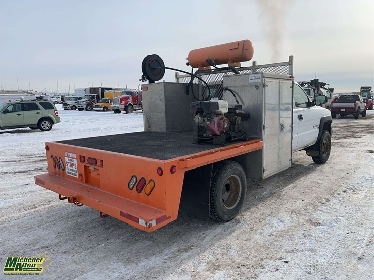 2005-gmc-sierra-3500-image-5