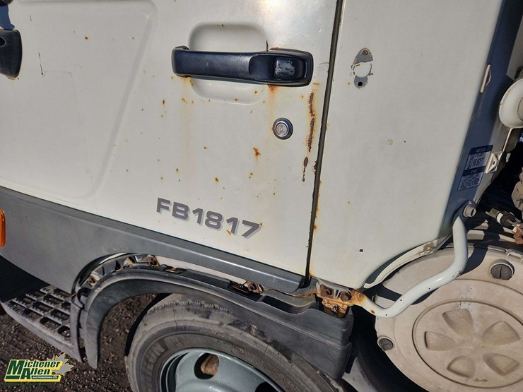 2004-hino-fb1817-image-23