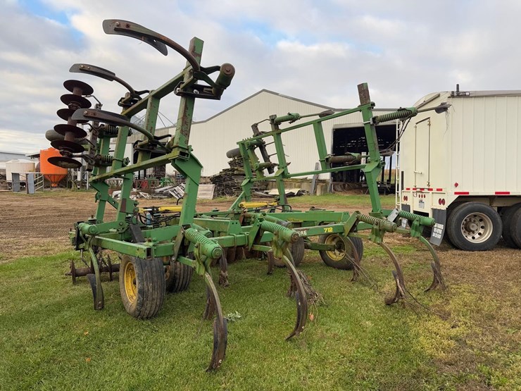 17-shank-john-deere-disc-chisel-image-5