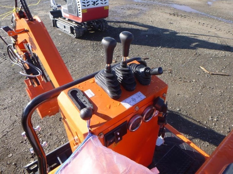 blt-319-hydraulic-excavator-image-18