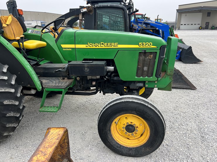 2002-john-deere-5320-image-4