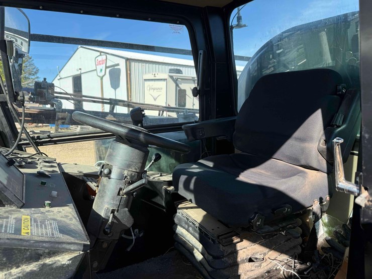 willmar-8400-sprayer-image-35