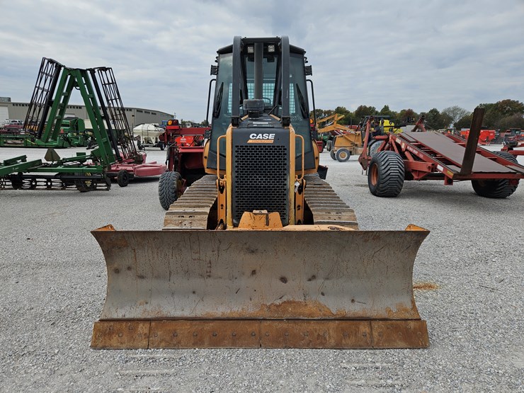 2012-case-850l-xlt-image-2