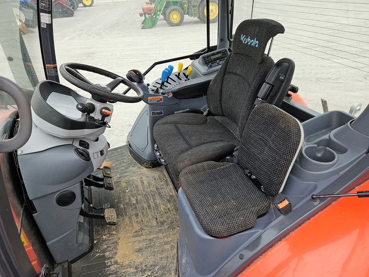 2020-kubota-m7-132-image-12