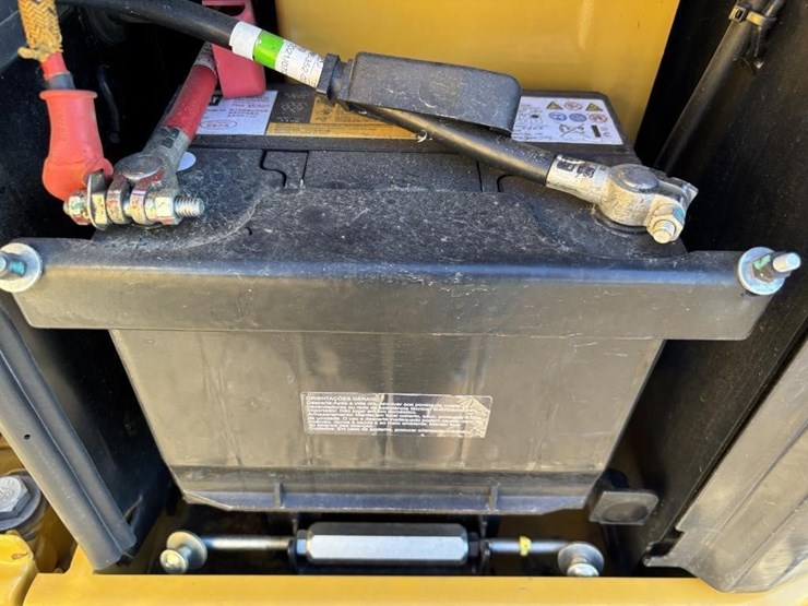 2021-caterpillar-302.7cr-image-44