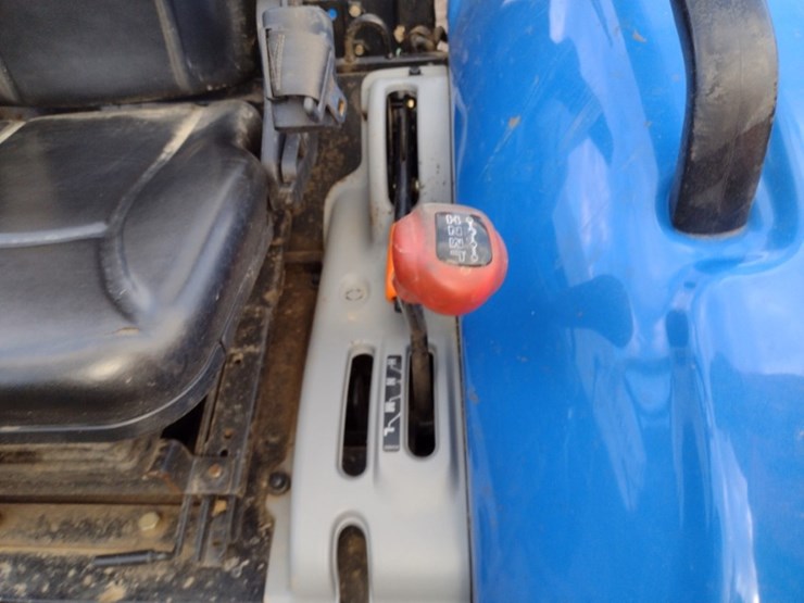 new-holland-boomer-37-image-8