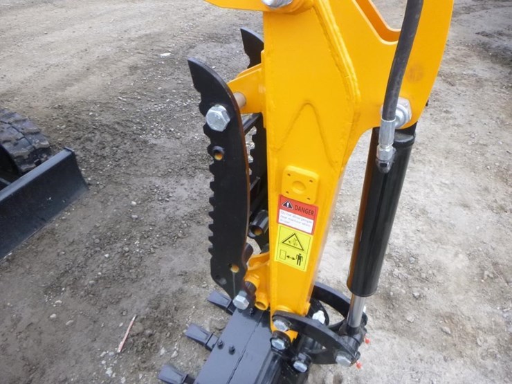 2025-vicsec-vc15p-hydraulic-excavator-image-12