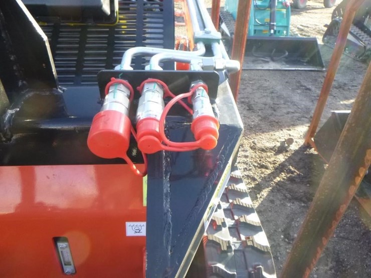 2025-agt-lrt23-skid-steer-track-loader-image-10