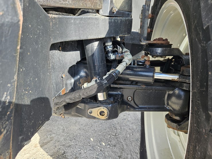 2015-new-holland-t8.410-image-3