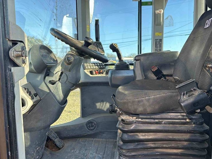 caterpillar-930m-image-17