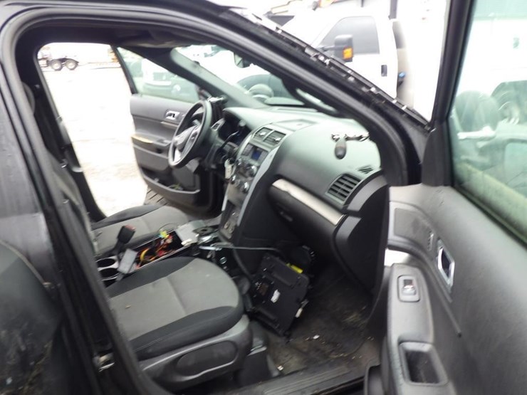 2014-ford-explorer-image-6