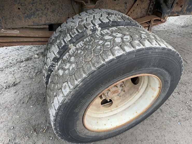 2005-gmc-topkick-c5500-image-11