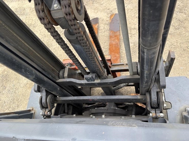 2007-toyota-8fgcu20-image-13