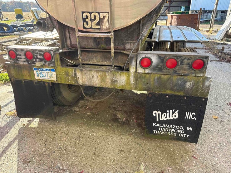 1976-6500-gal-ss-tanker-image-17