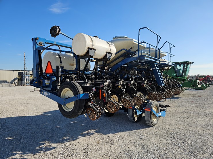 2012-kinze-3660-image-9