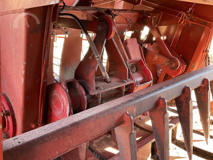 1980-hesston-4900-image-35