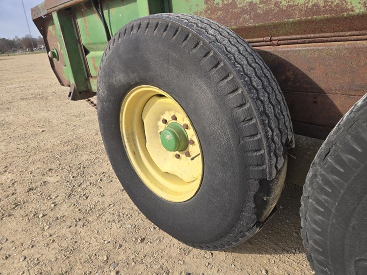 john-deere-680-image-11