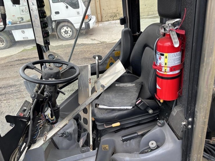 applied-sweepers-636hs-image-9