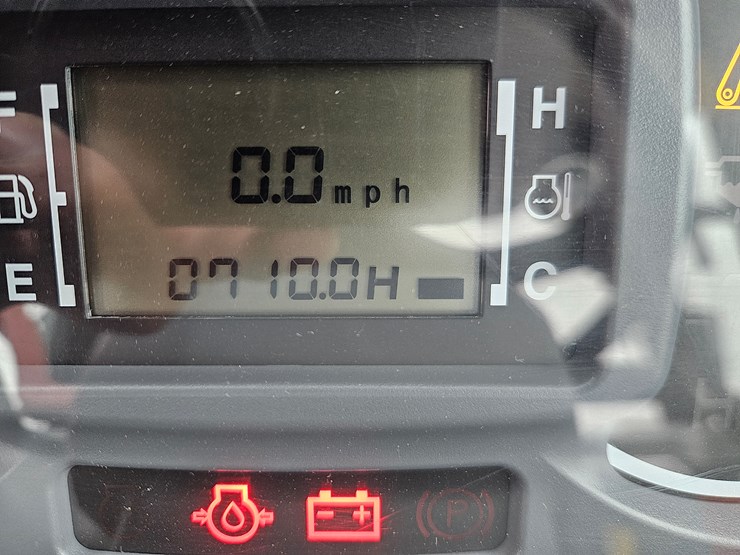 2014-massey-ferguson-4610-image-10