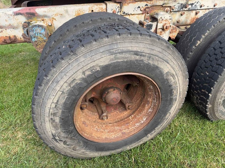 tri-axle-detach-trailer-image-10