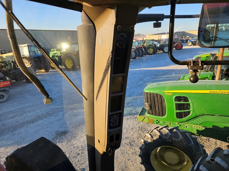 2010-case-ih-magnum-190-image-19