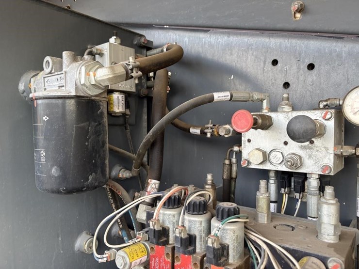 2012-skyjack-sj45t-image-35