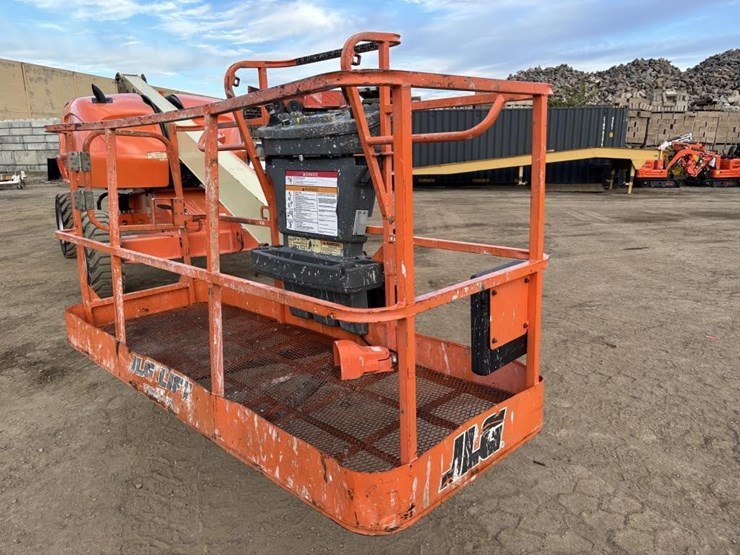 2013-jlg-400s-image-9