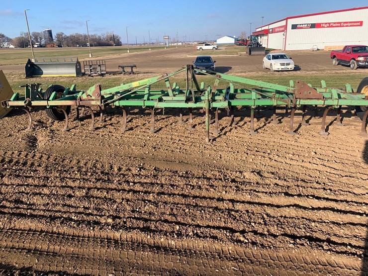 john-deere-1100-image-2