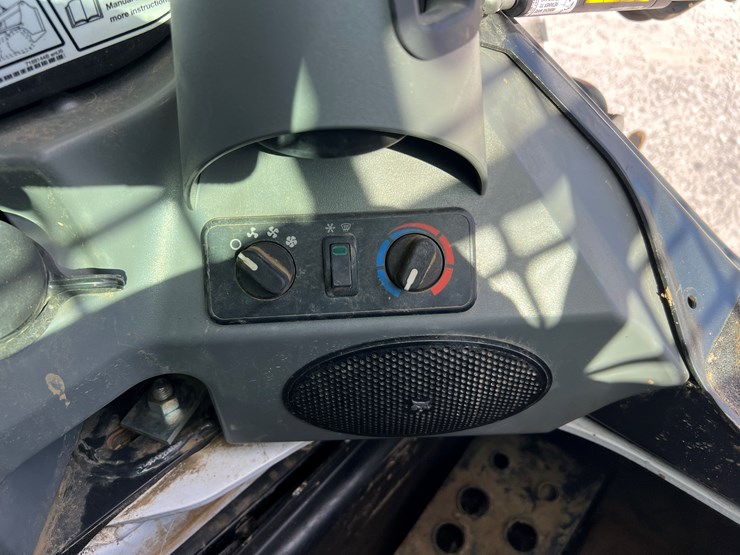 bobcat-t770-image-12