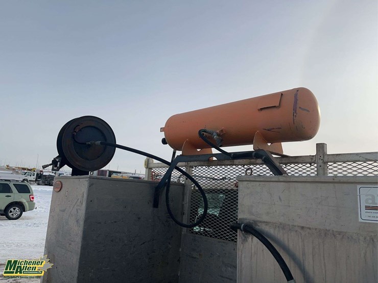 2005-gmc-sierra-3500-image-18