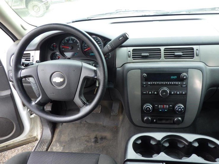 2014-chevrolet-tahoe-image-9