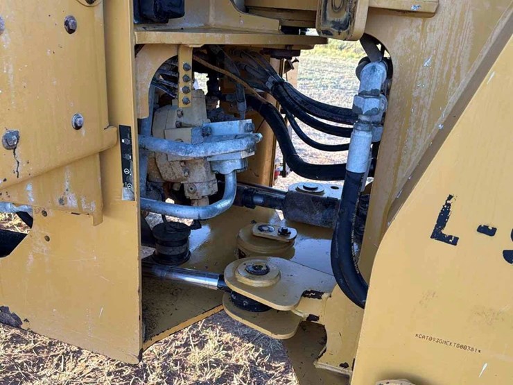 caterpillar-930m-image-13