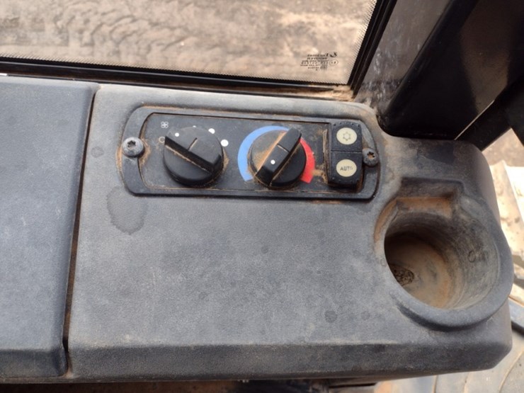 caterpillar-14-image-15