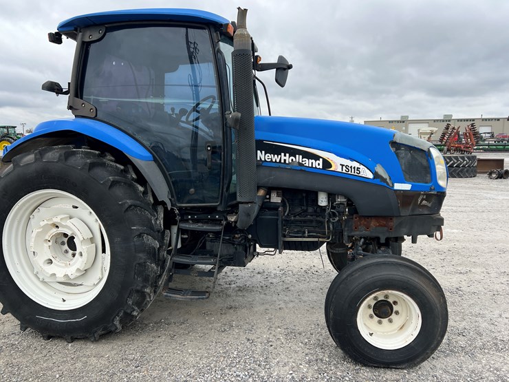 new-holland-ts115a-image-4