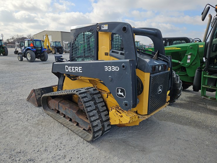2010-deere-333d-image-16