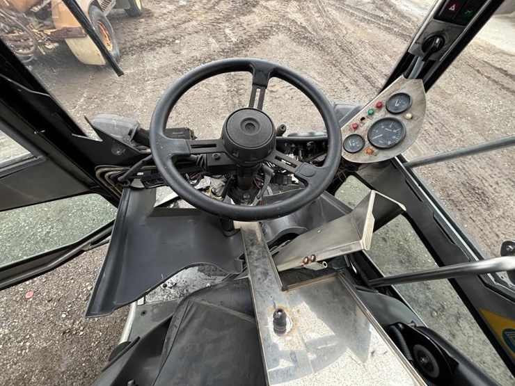 applied-sweepers-636hs-image-11